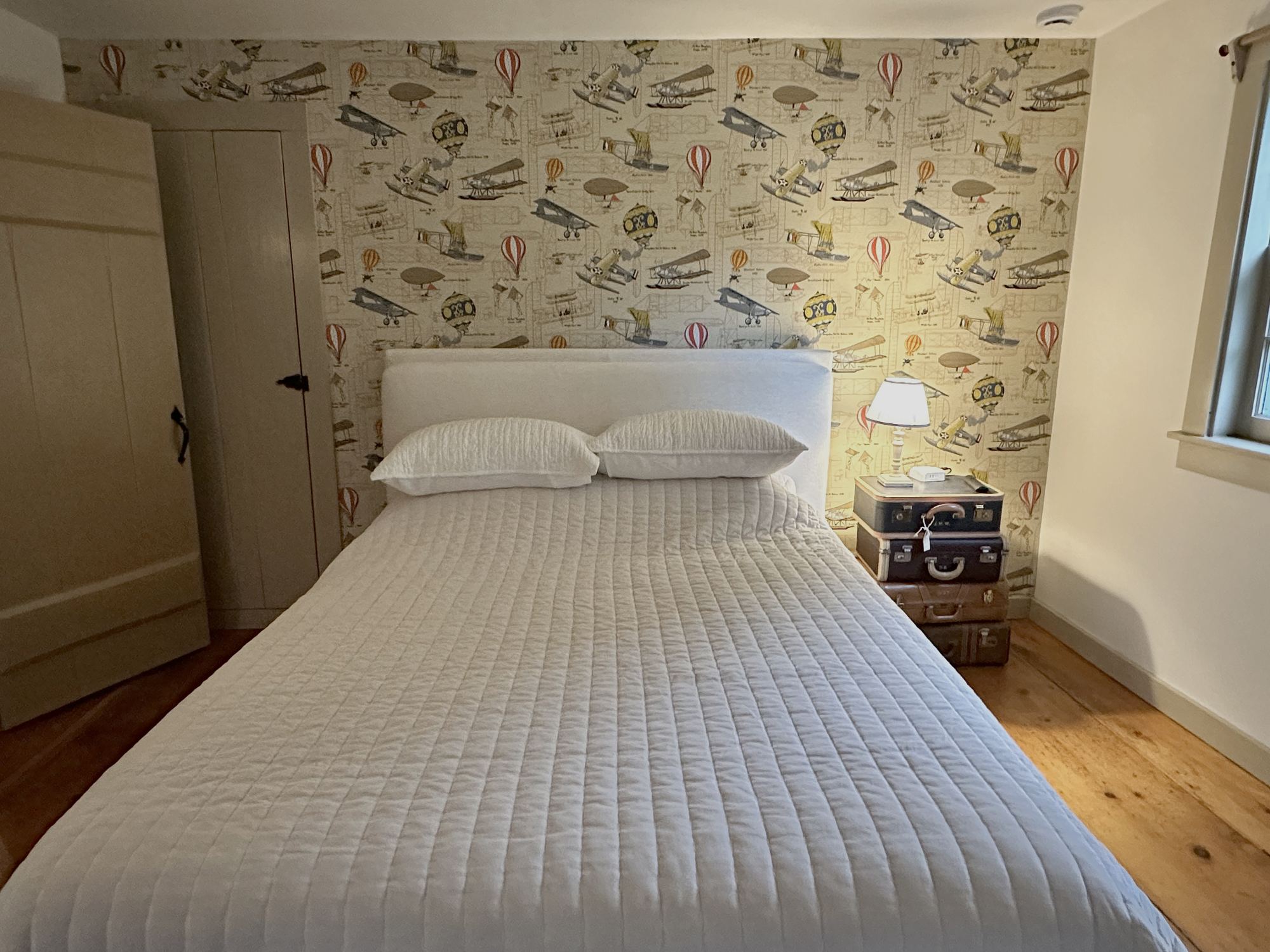 the queen room